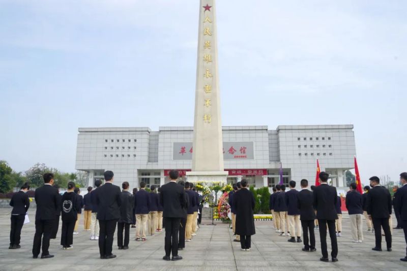 【公众号】4.5缅怀先烈祭英雄，红色基因代代传——九州体育科技有限公司开展清明节缅怀先烈活动252.jpg